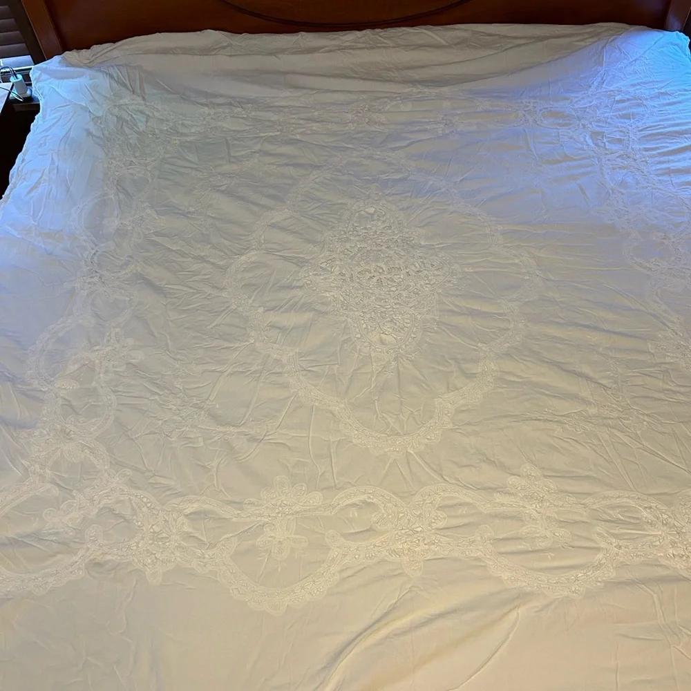Vintage Battenberg Lace king size duvet cover with pillow cases & bedskirt
